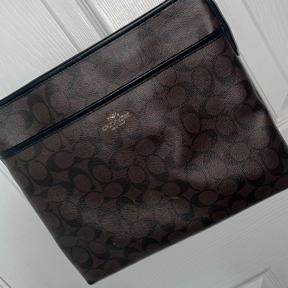 Coach Handbags - Coach crossbody